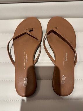 Gap Nude Leather Thong Flip Flop Sandals Size 6